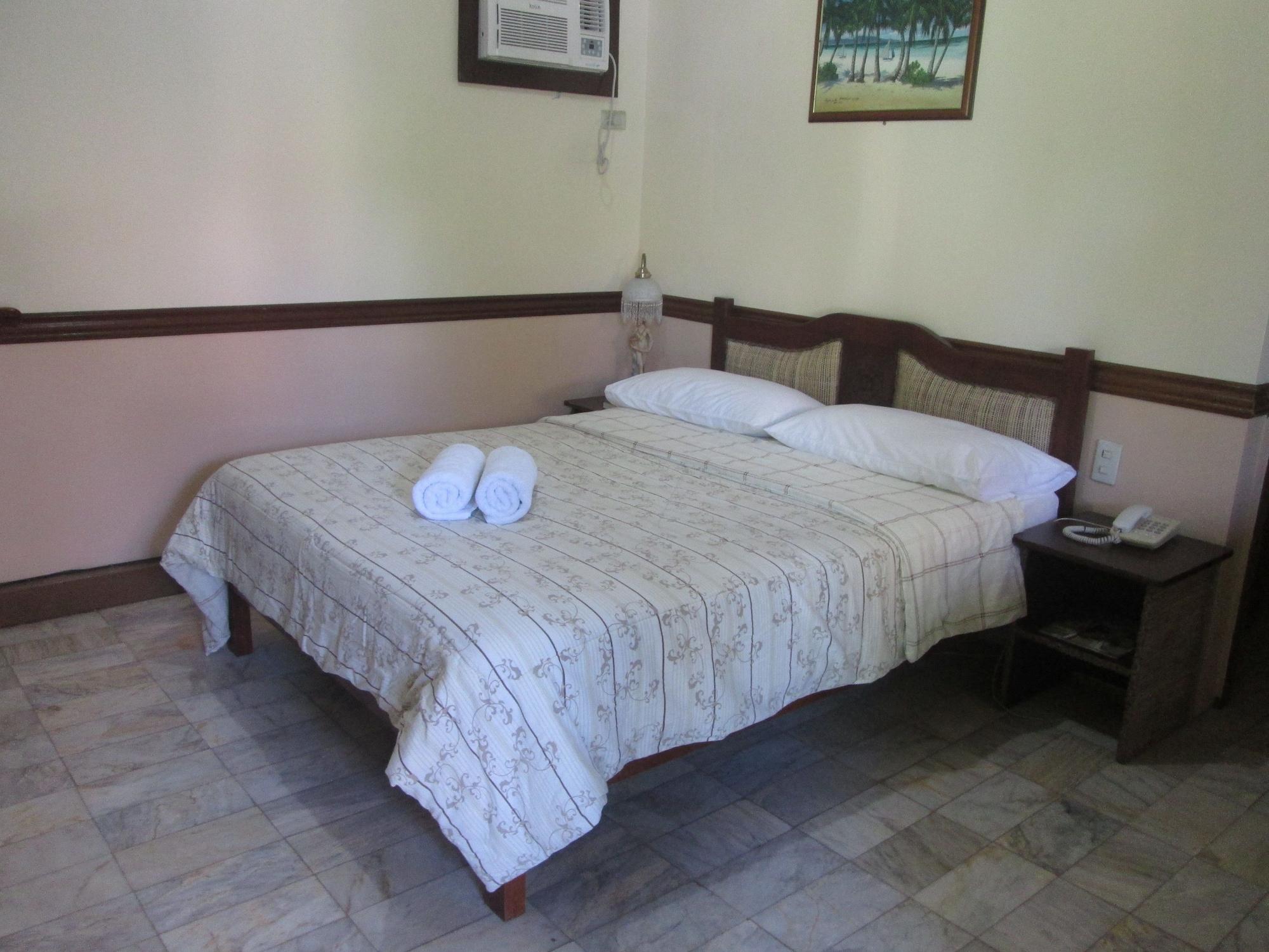 Tonglen Beach Resort Balabag  外观 照片