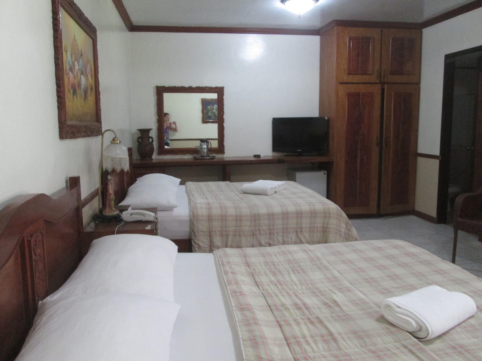 Tonglen Beach Resort Balabag  外观 照片